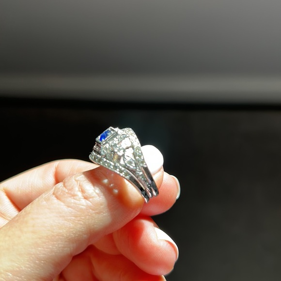 Diamond Ring - Picture 5 of 10